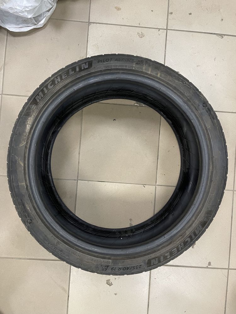 235/40 19 Шини зимові Michelin