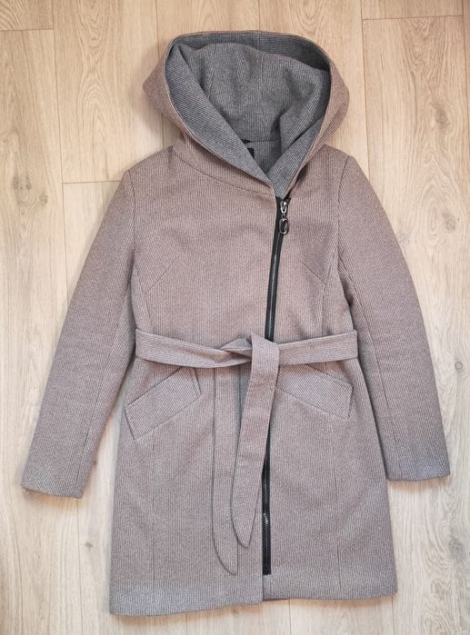 Демісезонне пальто
