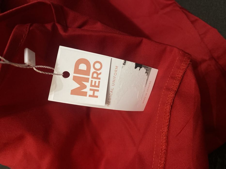 Жіночий медичний костюм