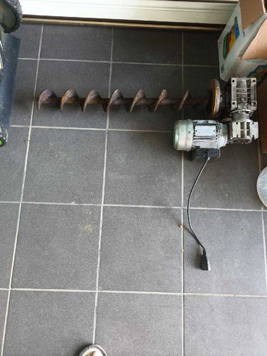 Kompletny podajnik retortowy do pieca ślimak motoreduktor dmuchawa