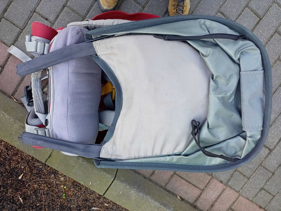 Nosidło górskie Deuter Comfort II z daszkiem i ponczem przeciwdeszcz