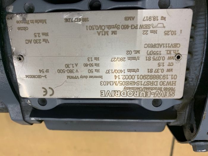 Przekładnia, motoreduktor z falownikiem 0,37 kw 27-137 obr. Falownik