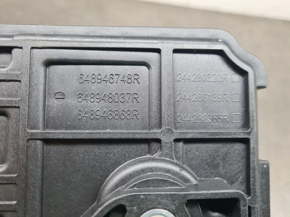 Base / caixa da bateria DACIA Sandero III