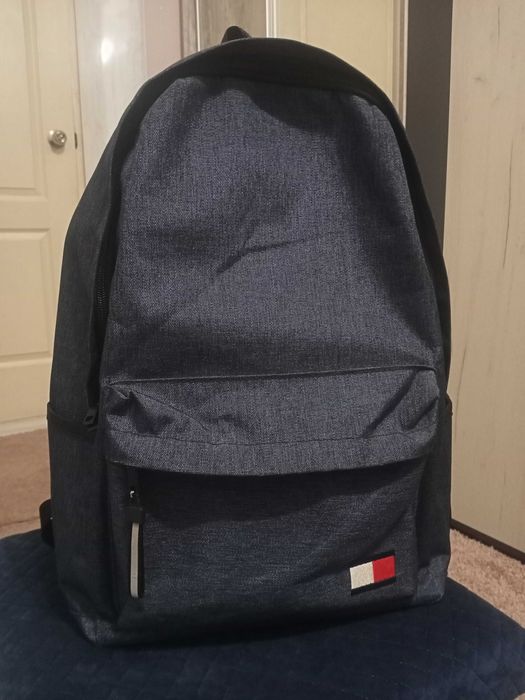 Рюкзак Tommy Hilfiger синій у відмінному стані