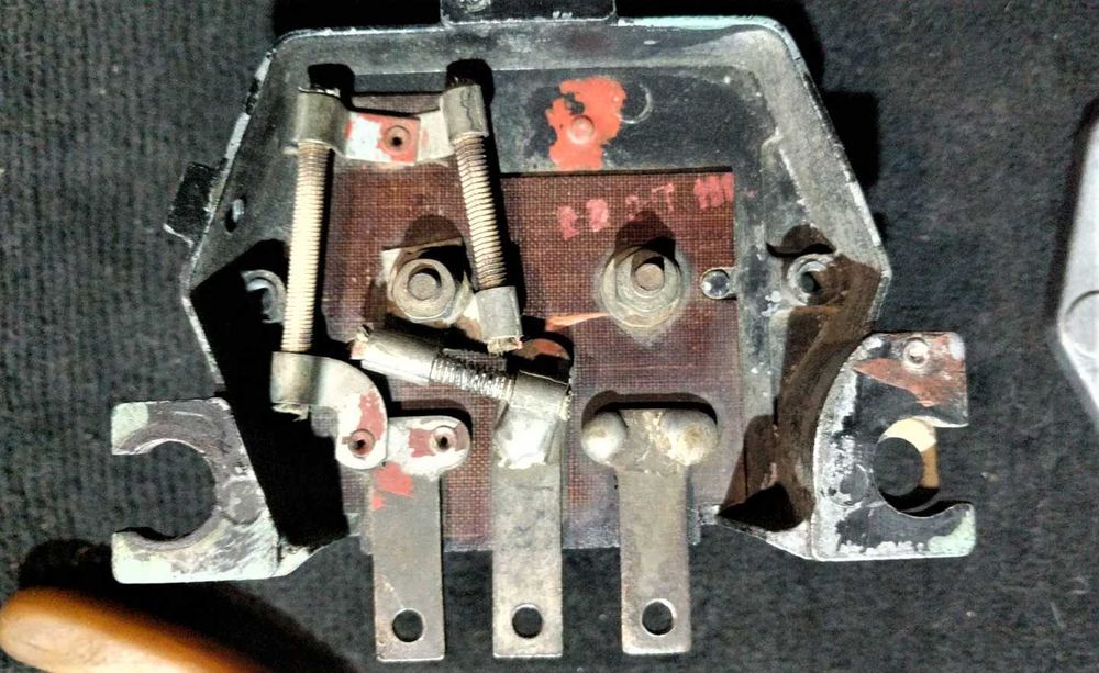 Реле регулятор напряжения РР24-Г2   РР-102