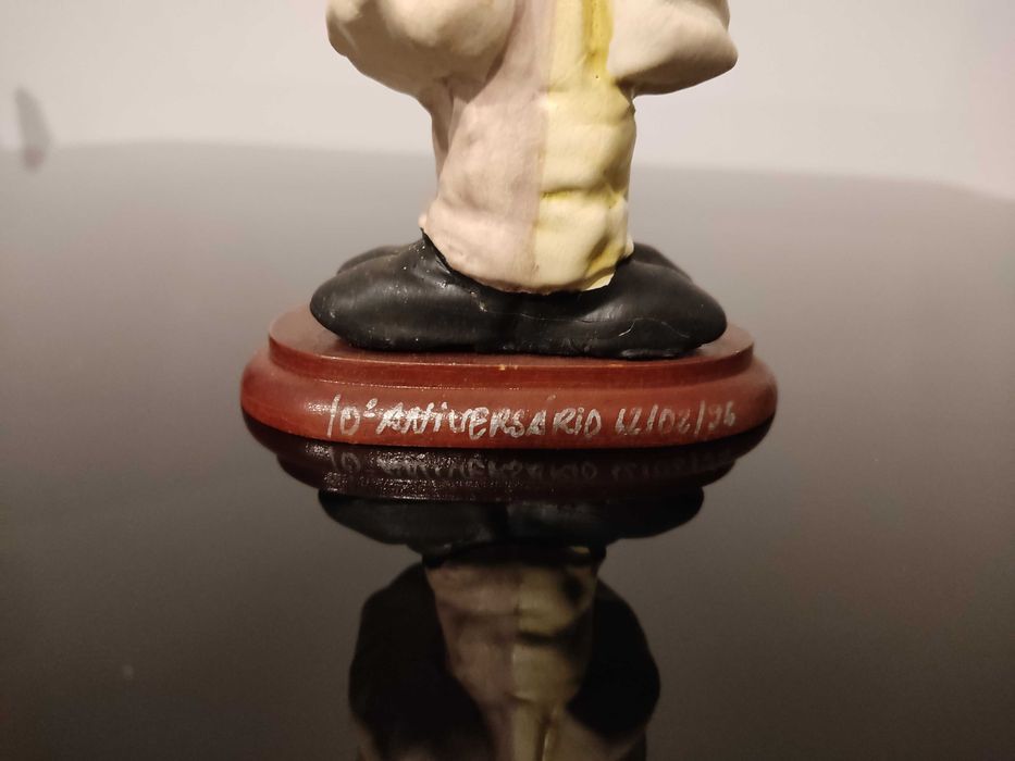 Estátua loiça/barro - Padeiro vs Pasteleiro