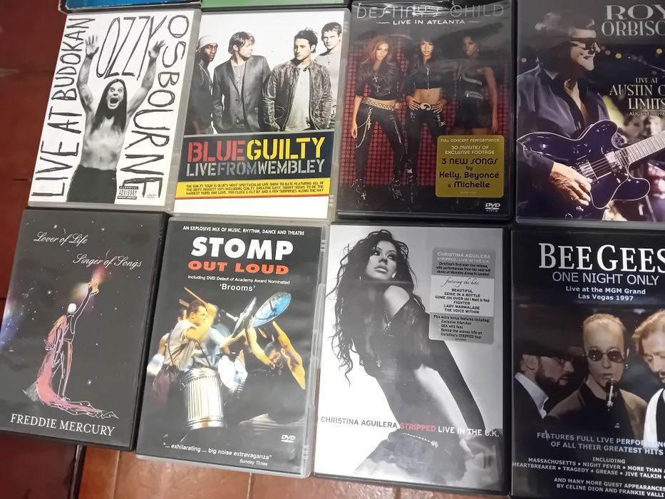 Conjunto de 25 Dvds Musicais Diversos Originais