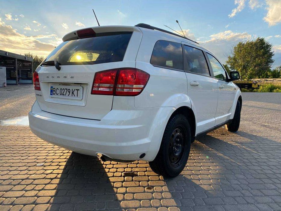 автомобіль Dodge Journey