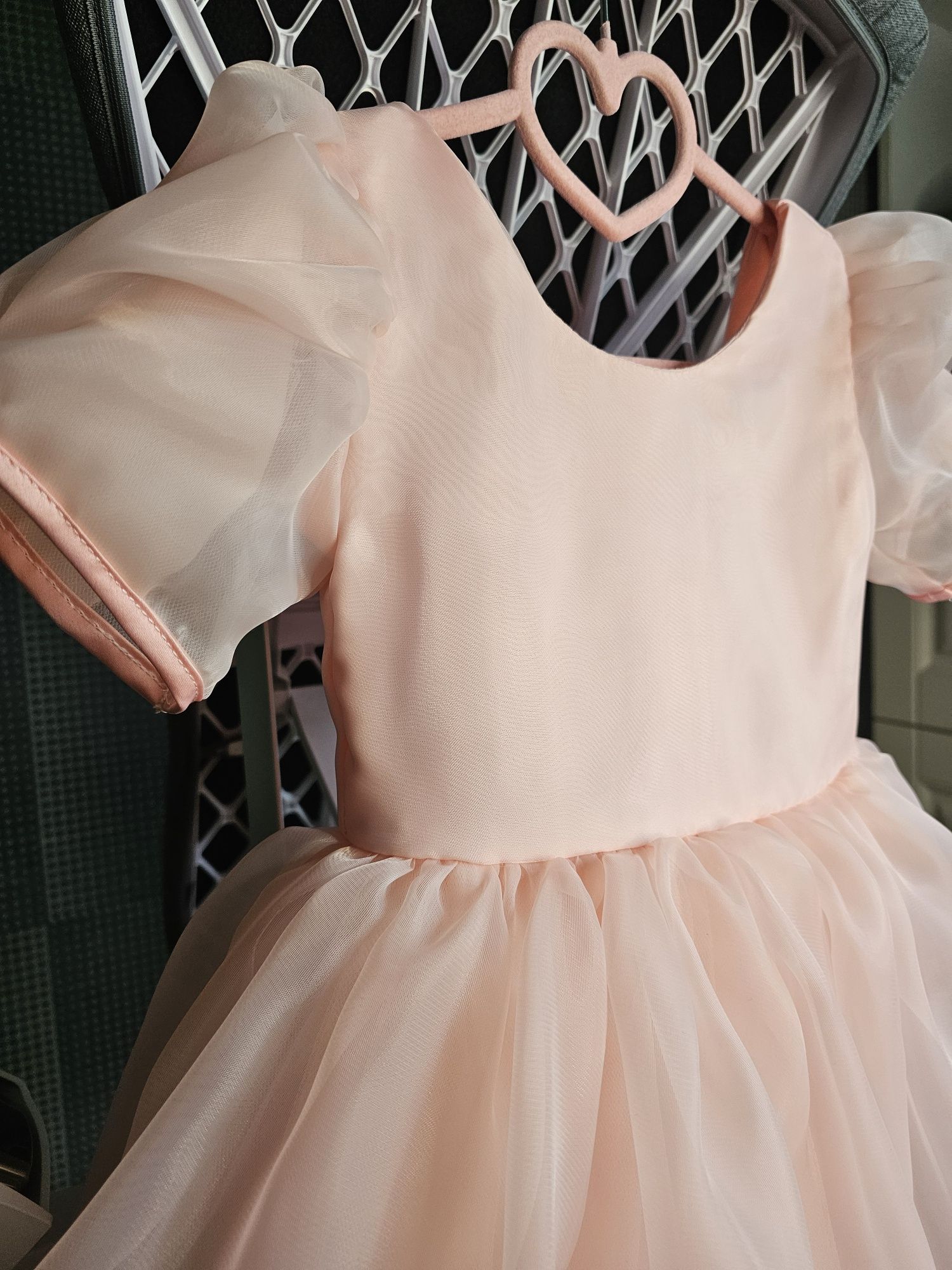 Дитяча пишна святкова ошатна біла рожева сукня плаття 3 4 5 6 7 8