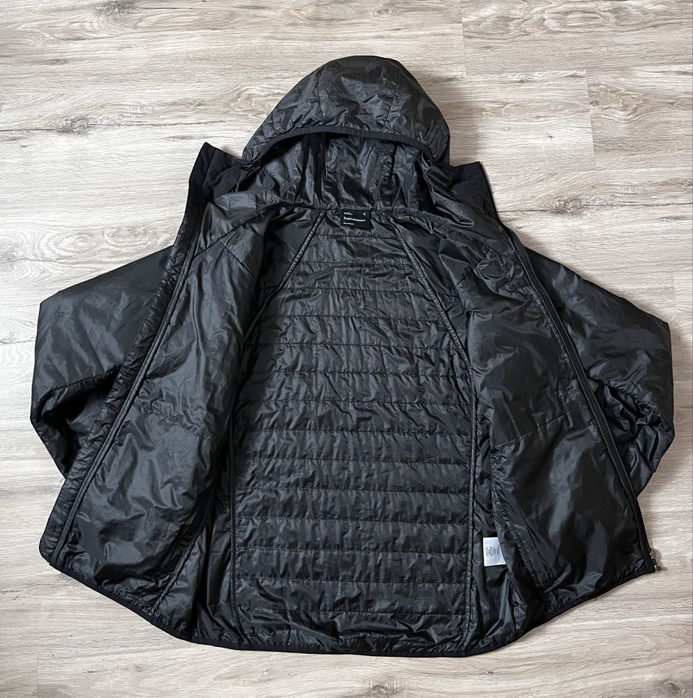 Легка куртка Peak Performance розмір XL