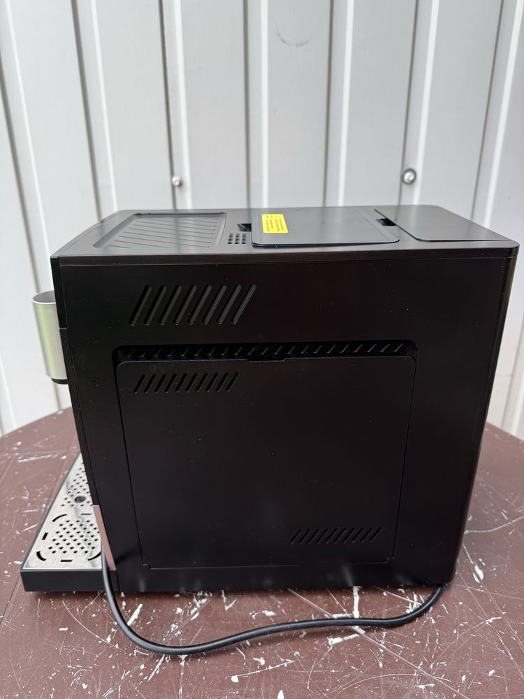 Ekspres ciśnieniowo-przelewowy Cecotec Cumbia Cremmaet Compact 1350W