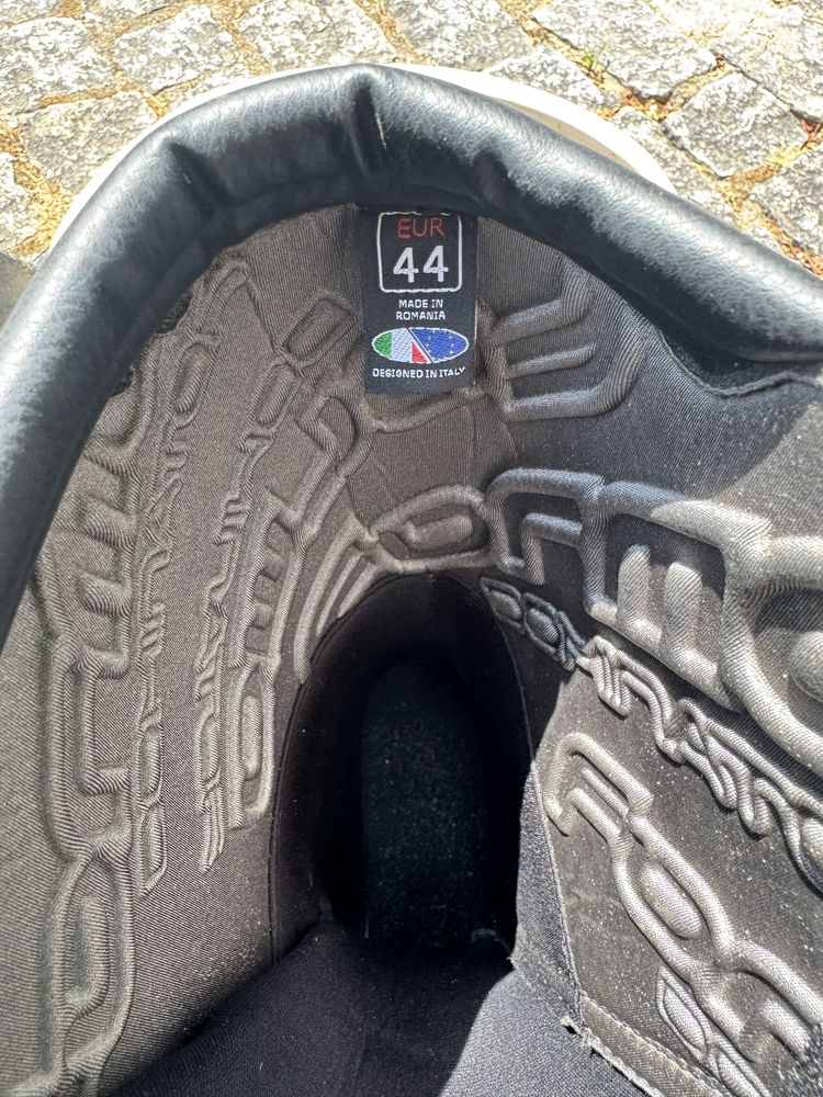 Botas e colete de protecao Enduro Moto
