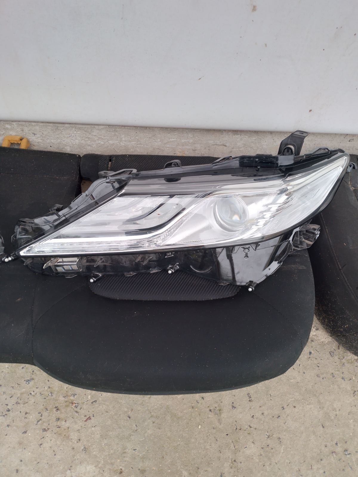 Фари FULL LED на Toyota Camry 70 Тойота камрі 17-24 року