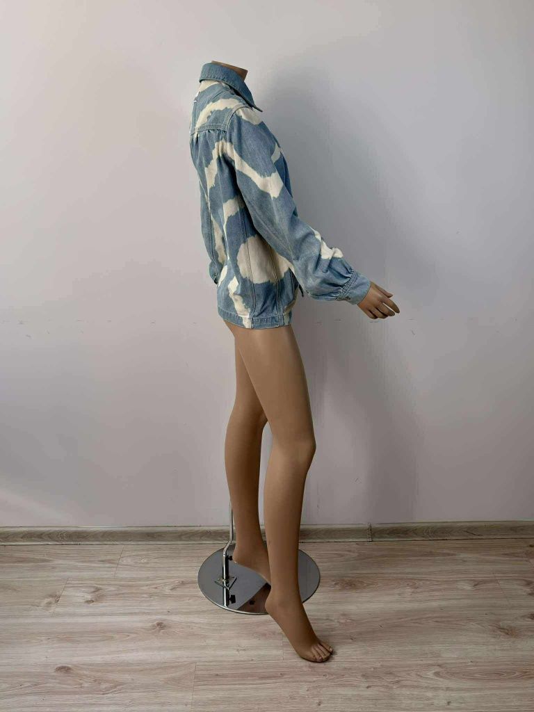 Ganni kurtka jeansowa oversize damska S/M
Rozmiar S/M
Kolor:jasno nieb