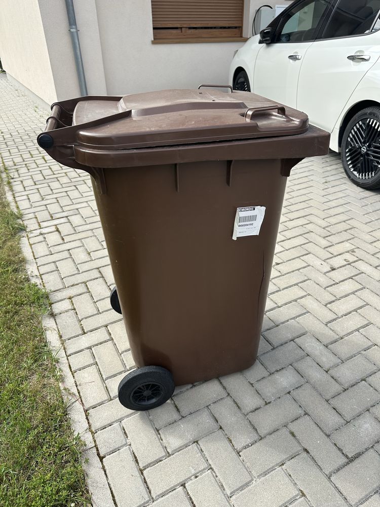 Pojemnik bio duzy, do naprawy