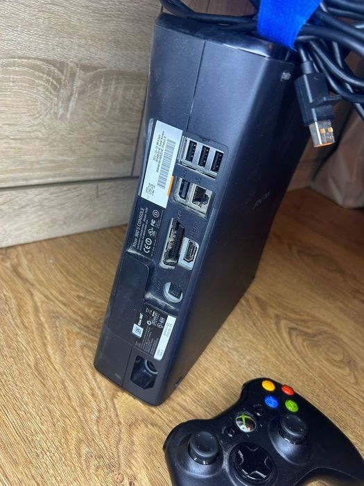 Konsola Xbox 360+ Kinect zestaw