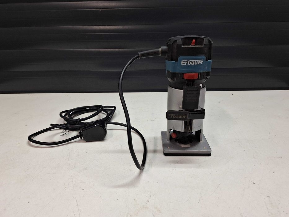 Frezarka górnowrzecionowa ręczna Erbauer 710 W