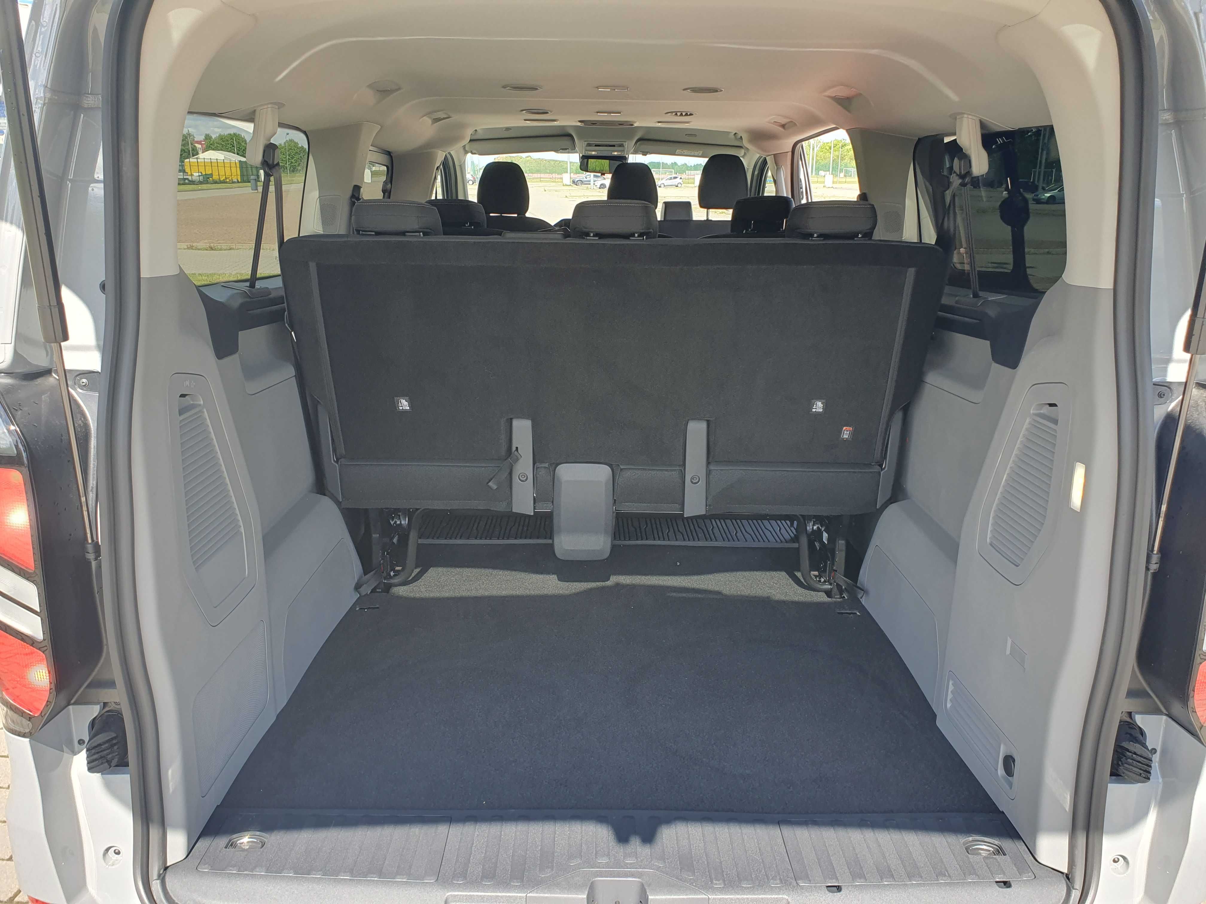 Wynajem Busa 9 osobowego Ford Transit Custom Long 2025r.