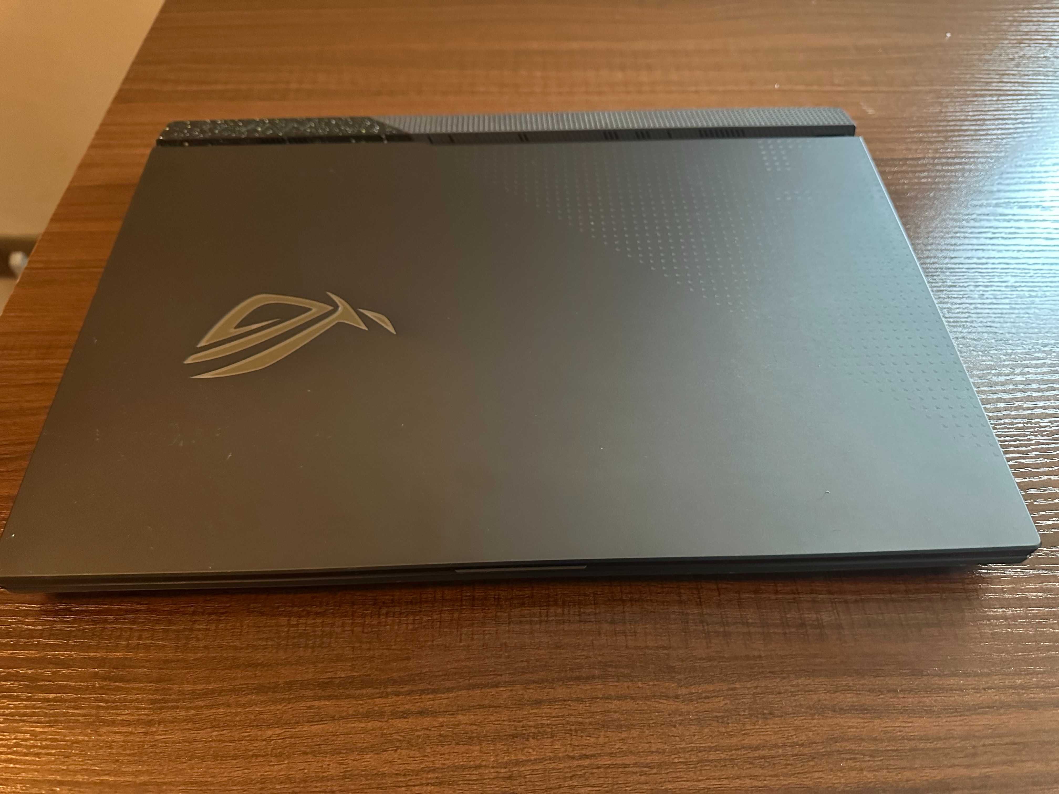 Laptop Asus ROG Strix G713RW RTX3070Ti, Ryzen 7 6800H, DDR 5, IPS