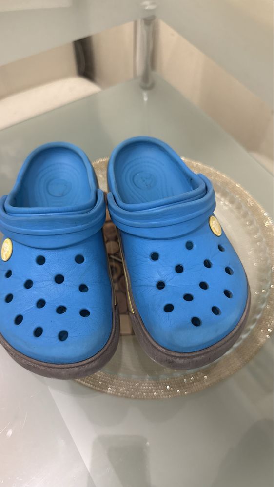 Продам кроксы для мальчика