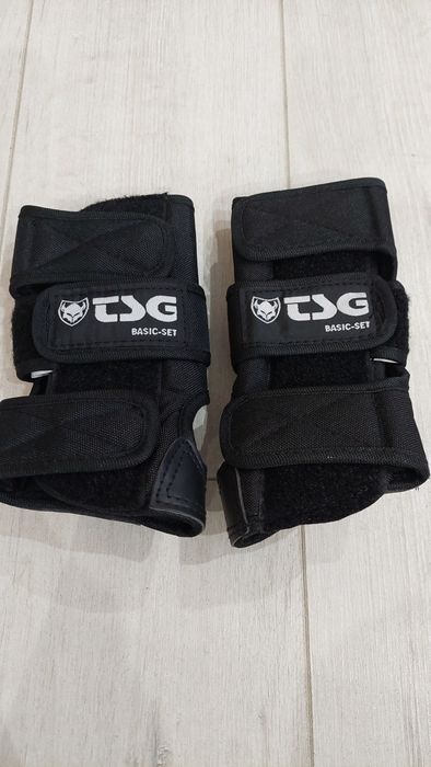 Ochraniacze TSG basic set black S