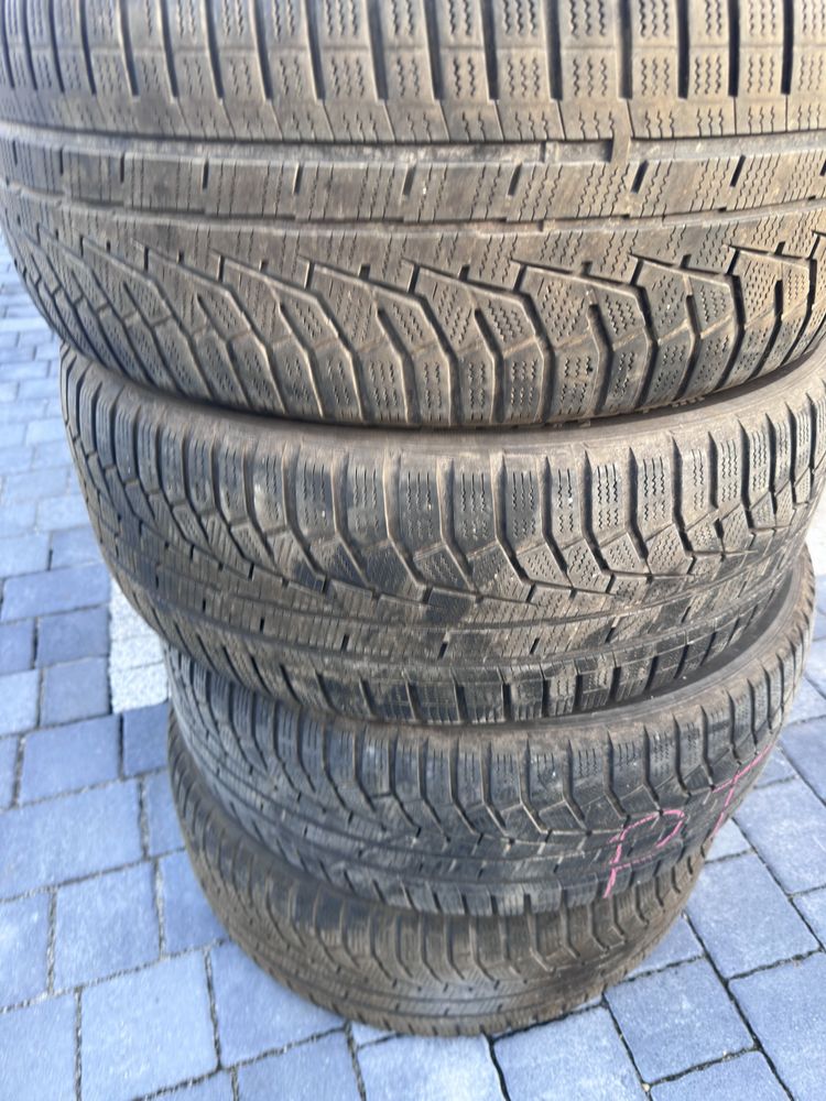 Hankook Winter I Cept EVO 2  235/50/19 SUV