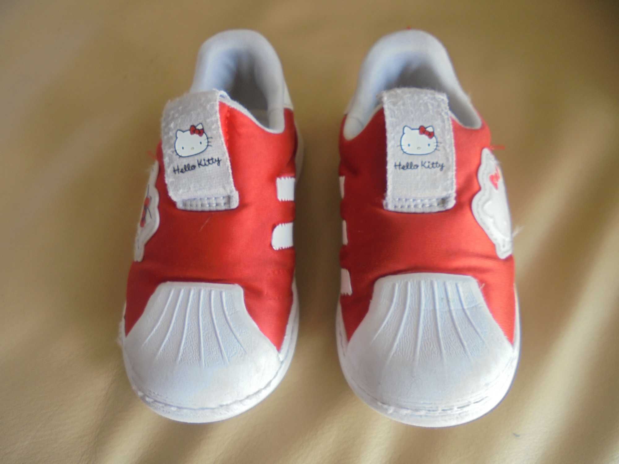 ténis de menina da marca adidas