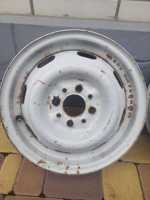 Продам диски на 13