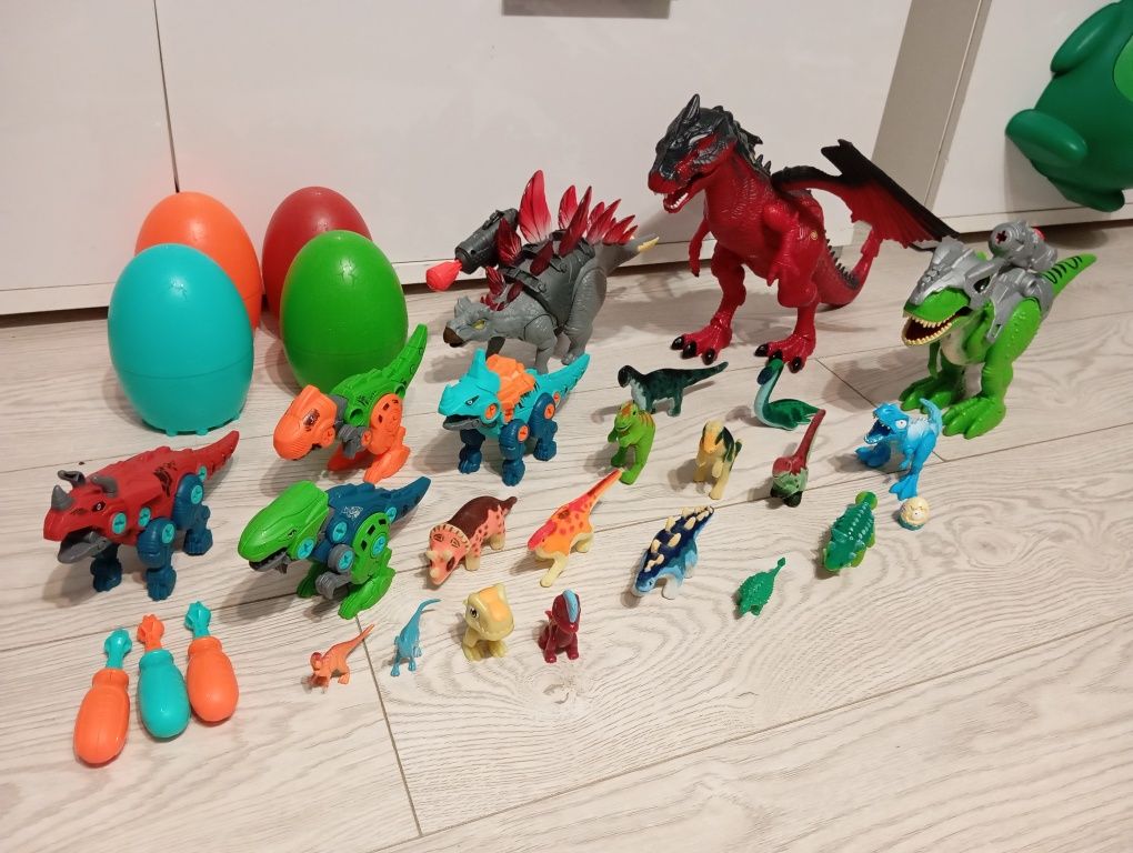 Duży zestaw dinozaurów