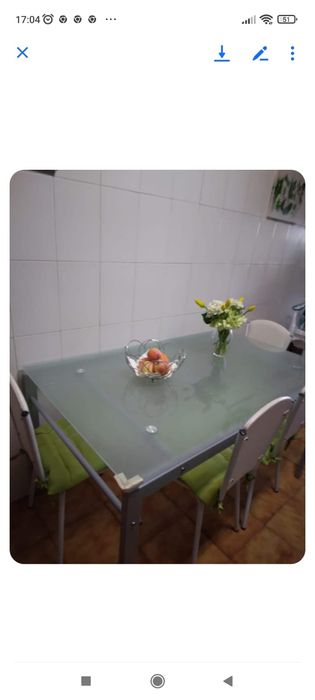 Mesa de cozinha sem cadeiras