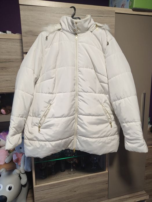 Krótka zimowa  damska