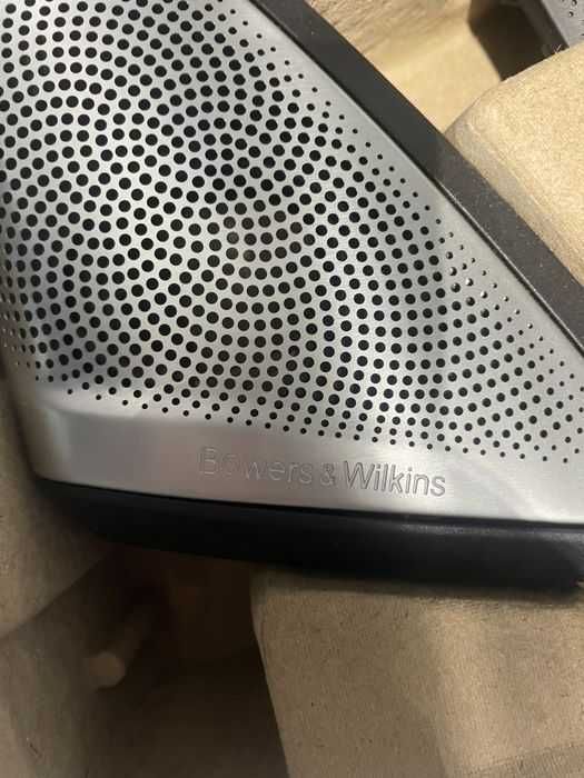 Накладки на динамики Bowers & Wilkins для BMW 5 G30 F90, G38