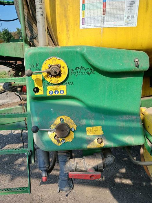 Обприскувач John Deere 740
