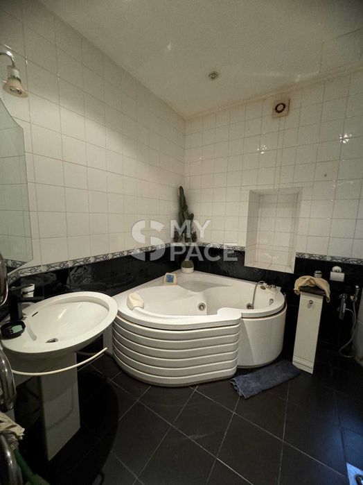 Продаж 2к вул. Тарасівська 8 Паньківщина Центр ст.м. Університет