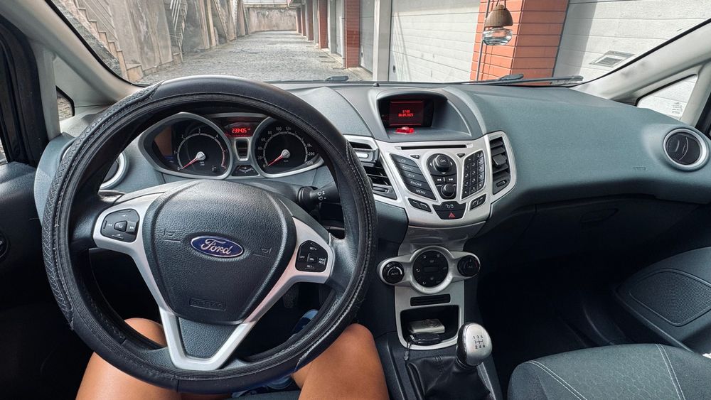 Ford fiesta titanium