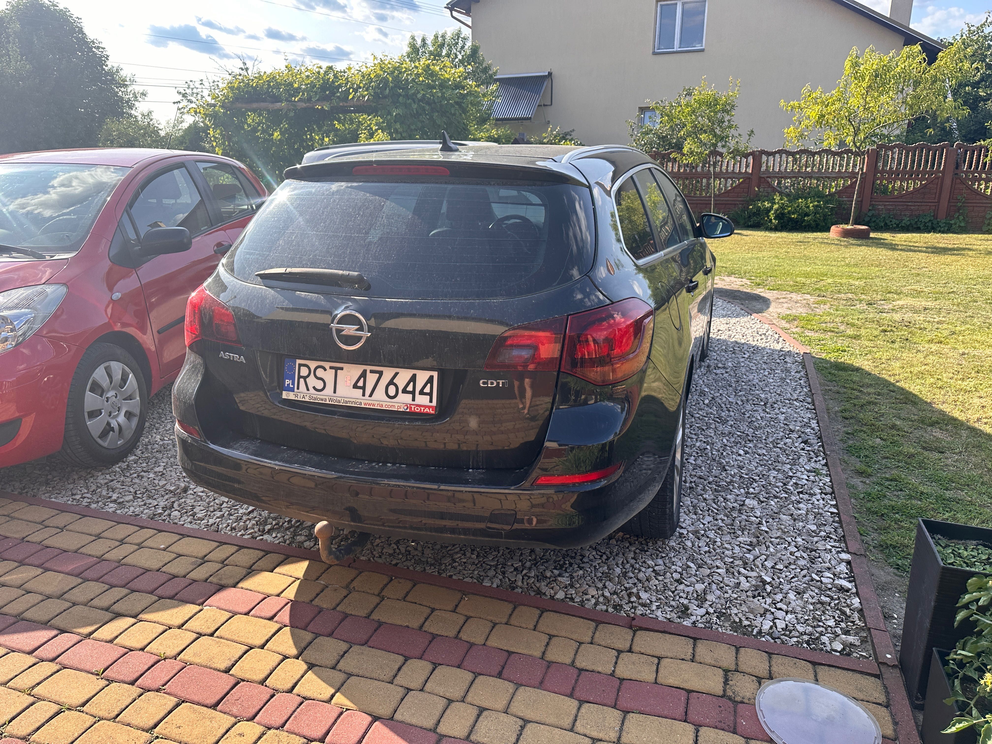 Sprzedam*OPEL*ASTRA*J*2012
