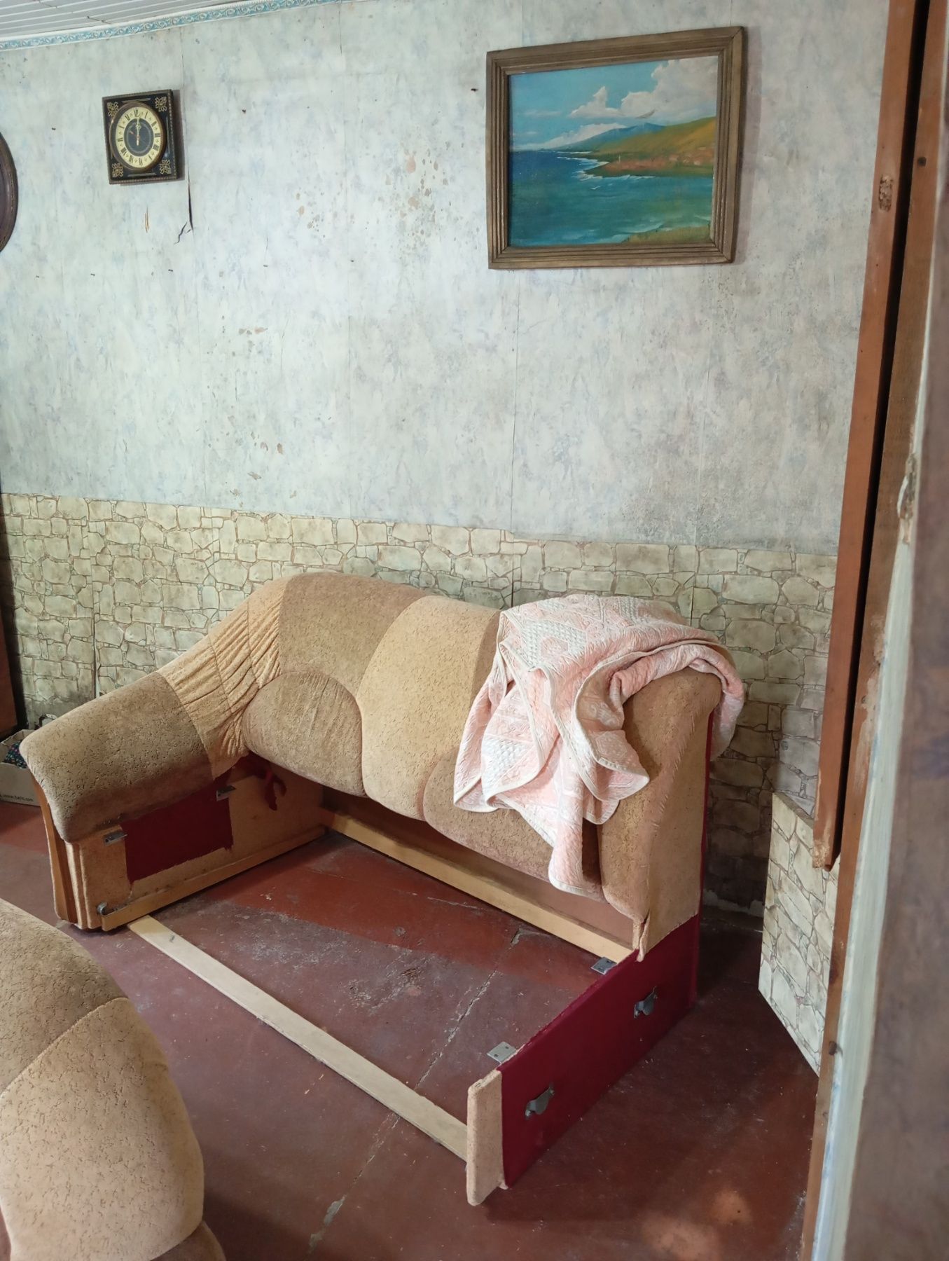 Дом в пригороде с участком