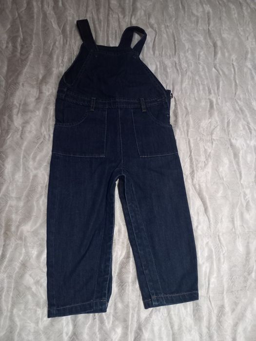 Jardineiras de ganga, 24 meses