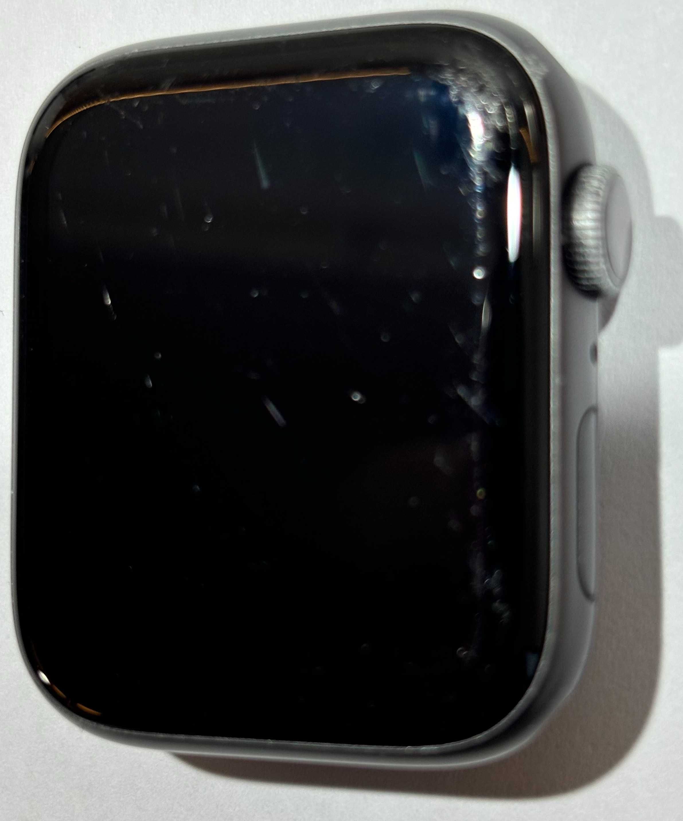 Apple Watch Series 6 44 mm gwiezdna szarość + GRATISY!