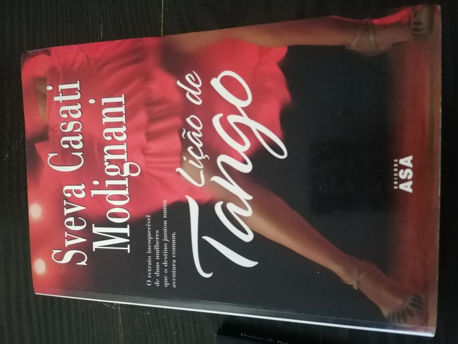 Livros como novos, em bom estado de conservação. Um deles nunca lido