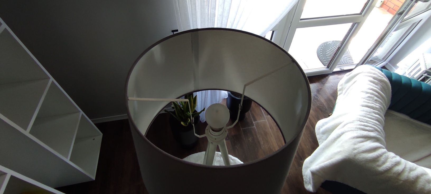 Lampa podłogowa - trójnóg