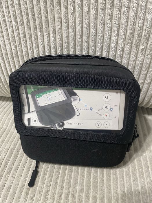 torba na kierownicę roweru, zaprojektowana do przechowywania telefonu