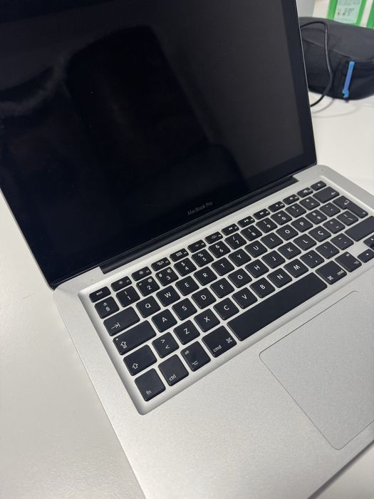 Apple MacBook Pro "Core i5"