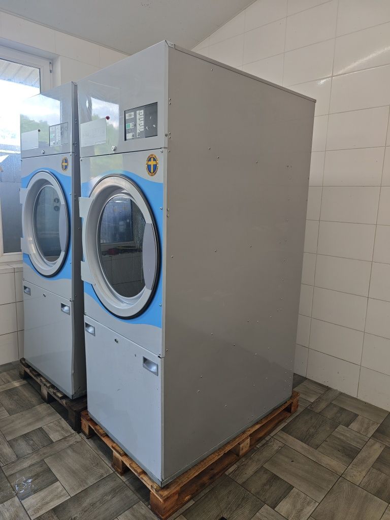 Професійна сушильна машина 14 кг Electrolux T4250