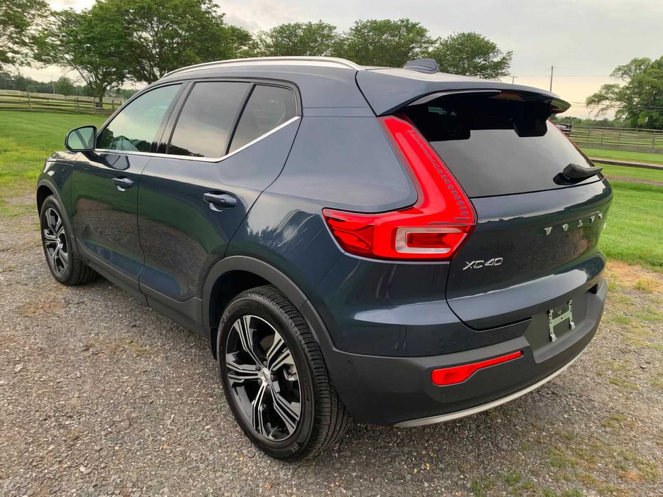 Volvo XC40      2022