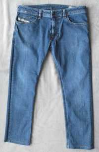 Spodnie jeansowe męskie firmy Diesel, kolor niebieski, rozmiar 34x32