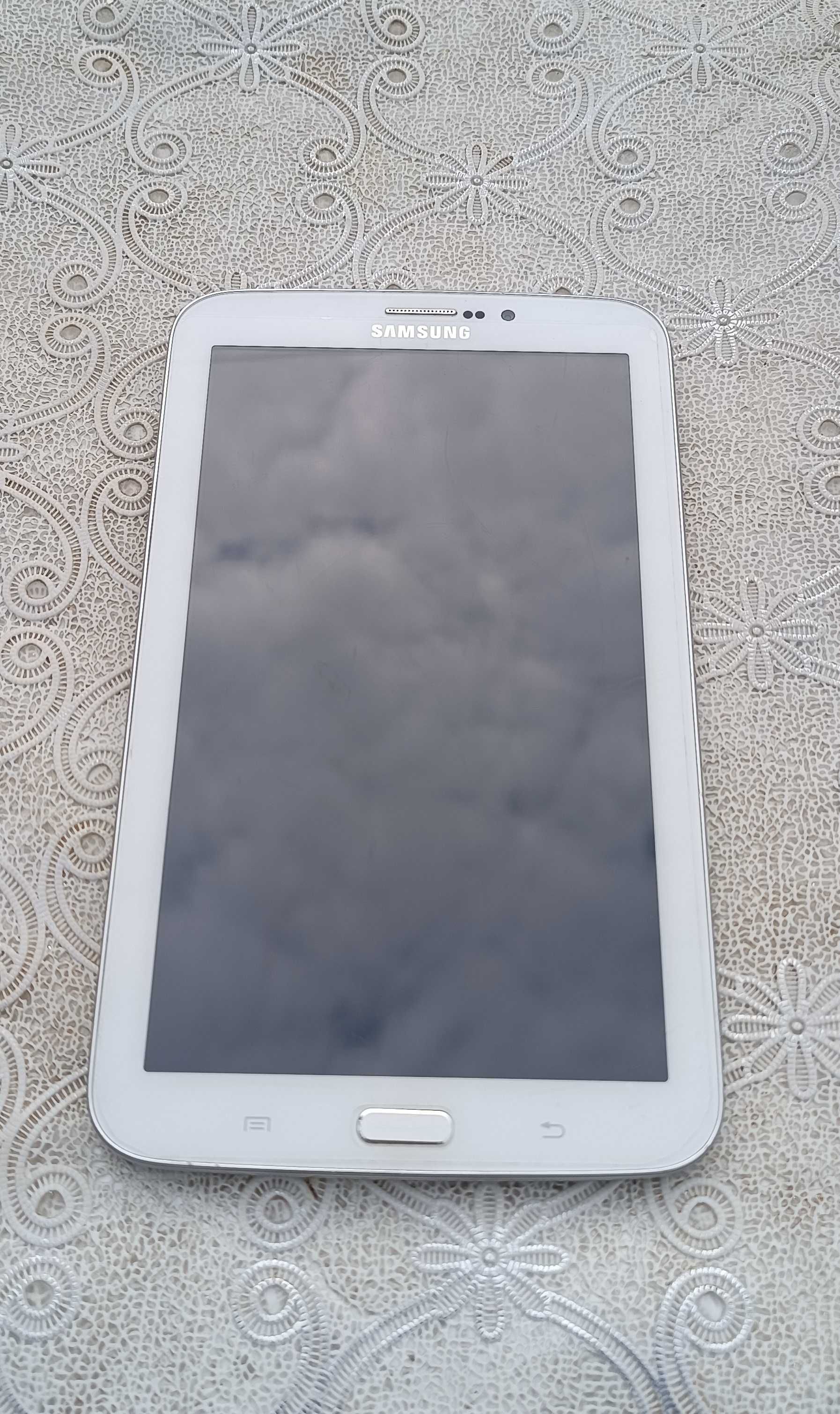 планшет SAMSUNG Galaxy Tab 3 SM-T211