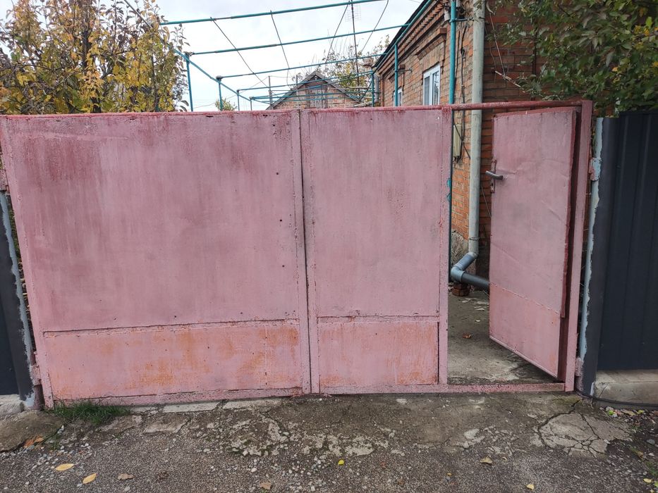 Ворота в'їздні металеві