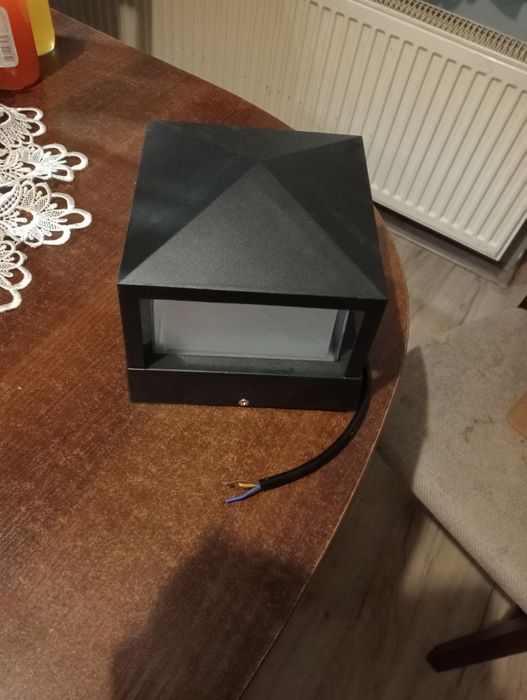 Lampa na słupek światło białe