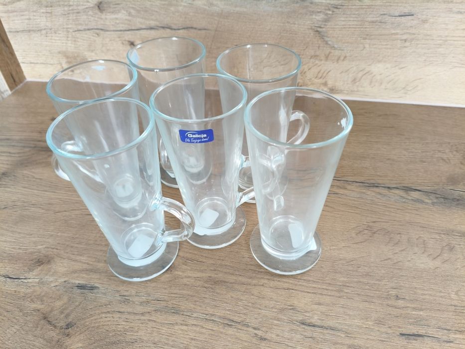 Filiżanki kieliszki półmiski